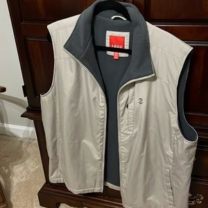 Men’s Izod xl tg tan vest barely worn